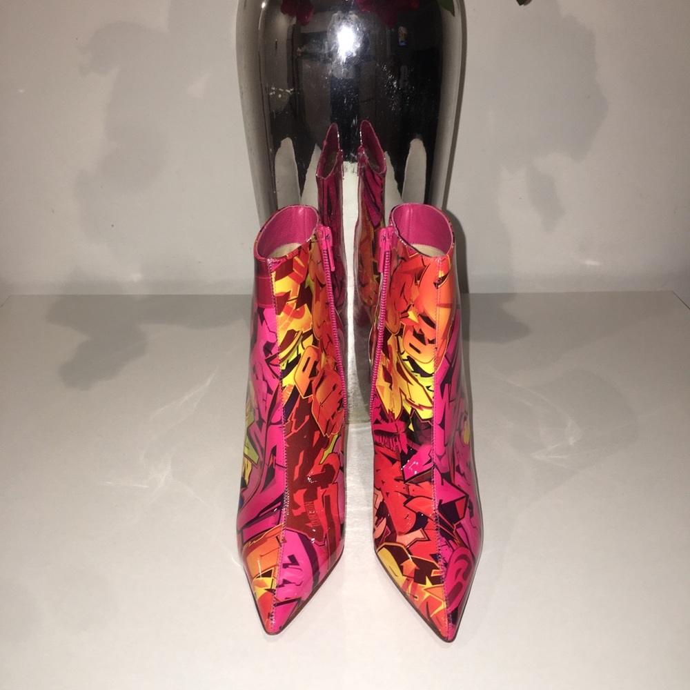 Christian Louboutin So Kate Patent Metrograf Boots - Picture 4 of 8